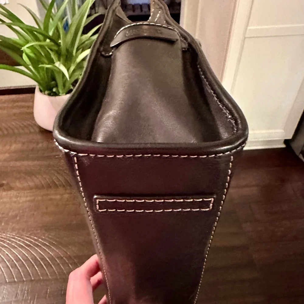LIKE‎ NEW!! Michael Kors Black Aviator Tote - Picture 15 of 15